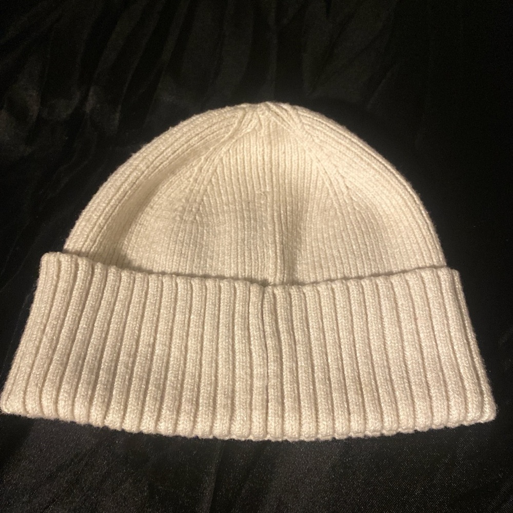 Cozy Ribbed Knit Beanie - Cream